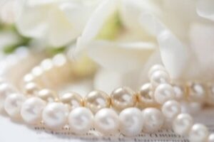 Natural pearl